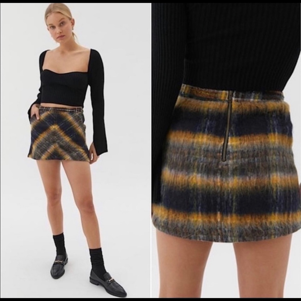 URBAN OUTFITTERS MINI WOOL SKIRT